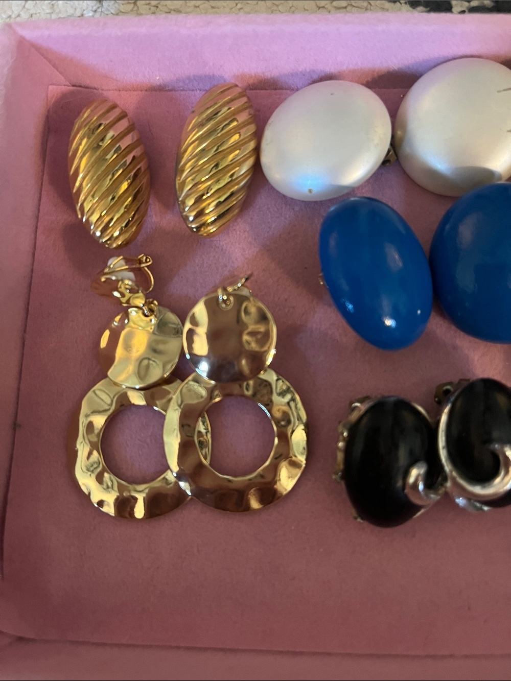 Vintage Lot of Clip On Earrings Jewelry Lot - Picture 2 of 4